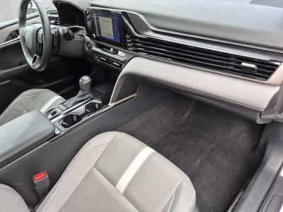 2025 Toyota Camry SE (Natl)