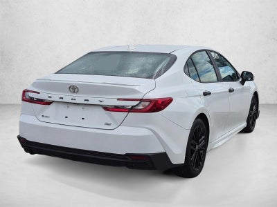 2025 Toyota Camry SE (Natl)