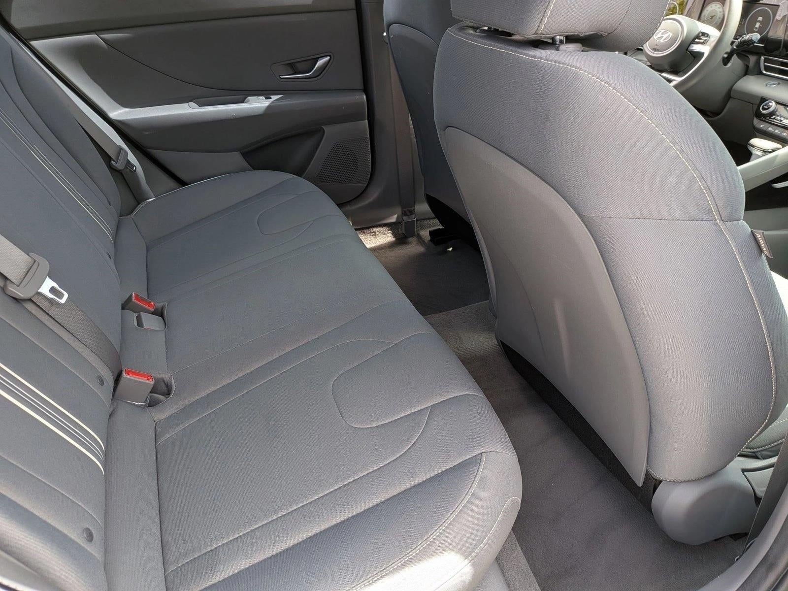 2022 Hyundai ELANTRA SEL IVT