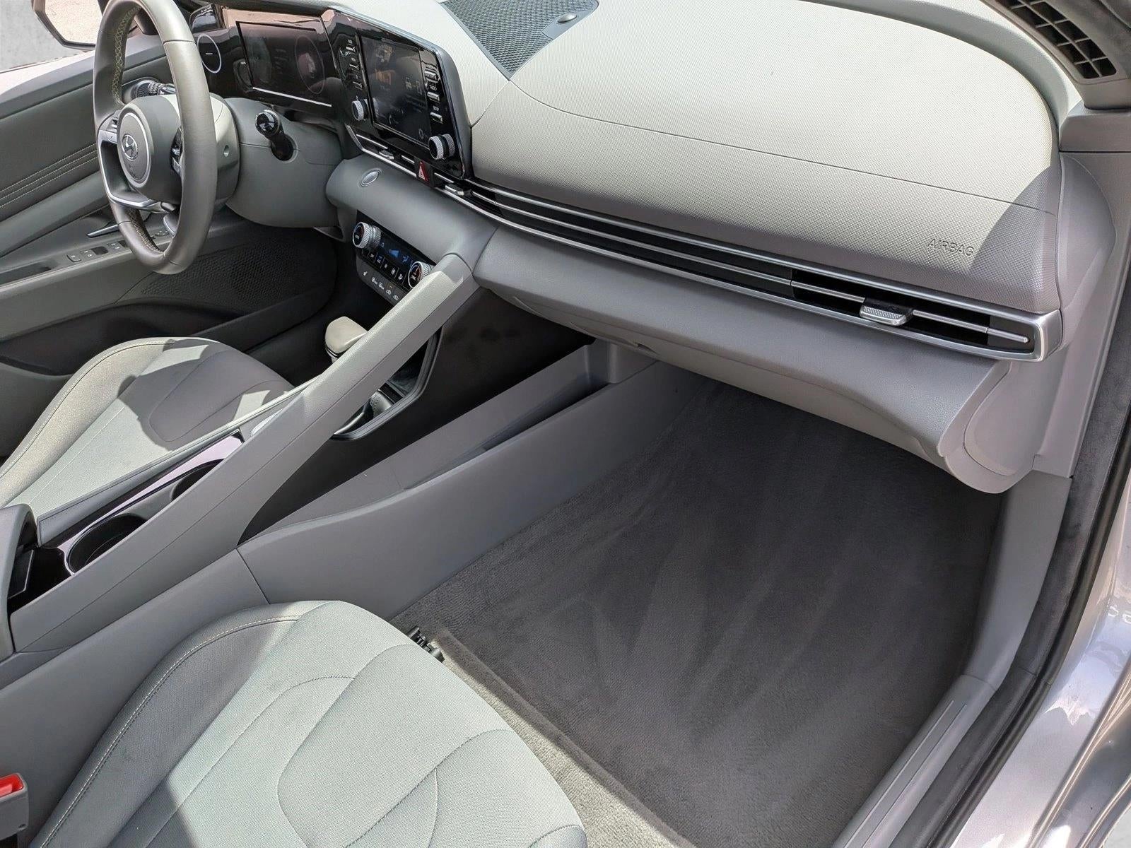 2022 Hyundai ELANTRA SEL IVT