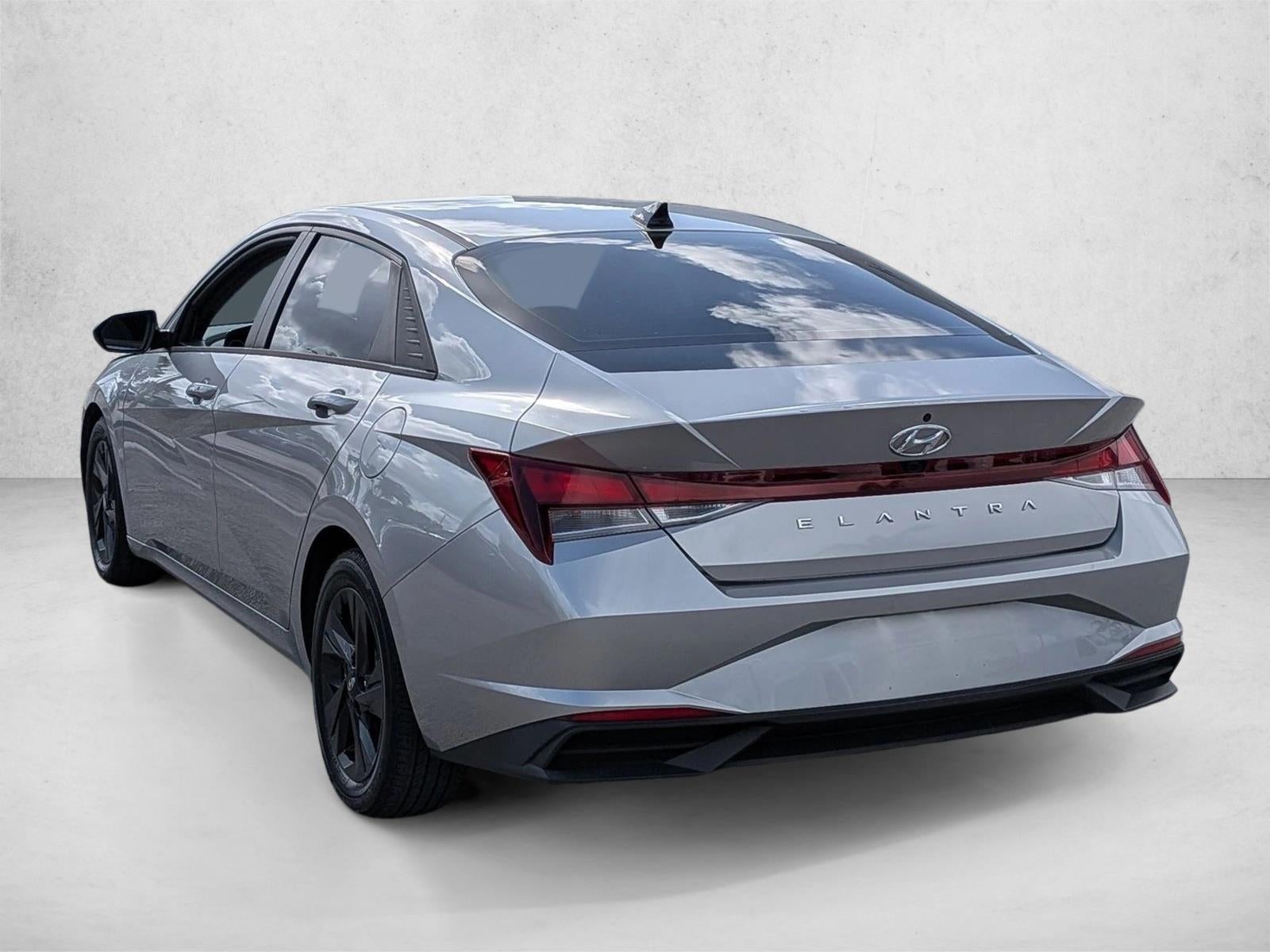 2022 Hyundai ELANTRA SEL IVT