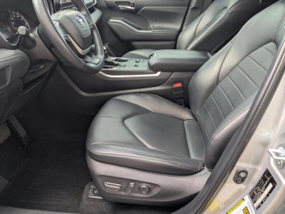 2023 Toyota Highlander XLE FWD (Natl)