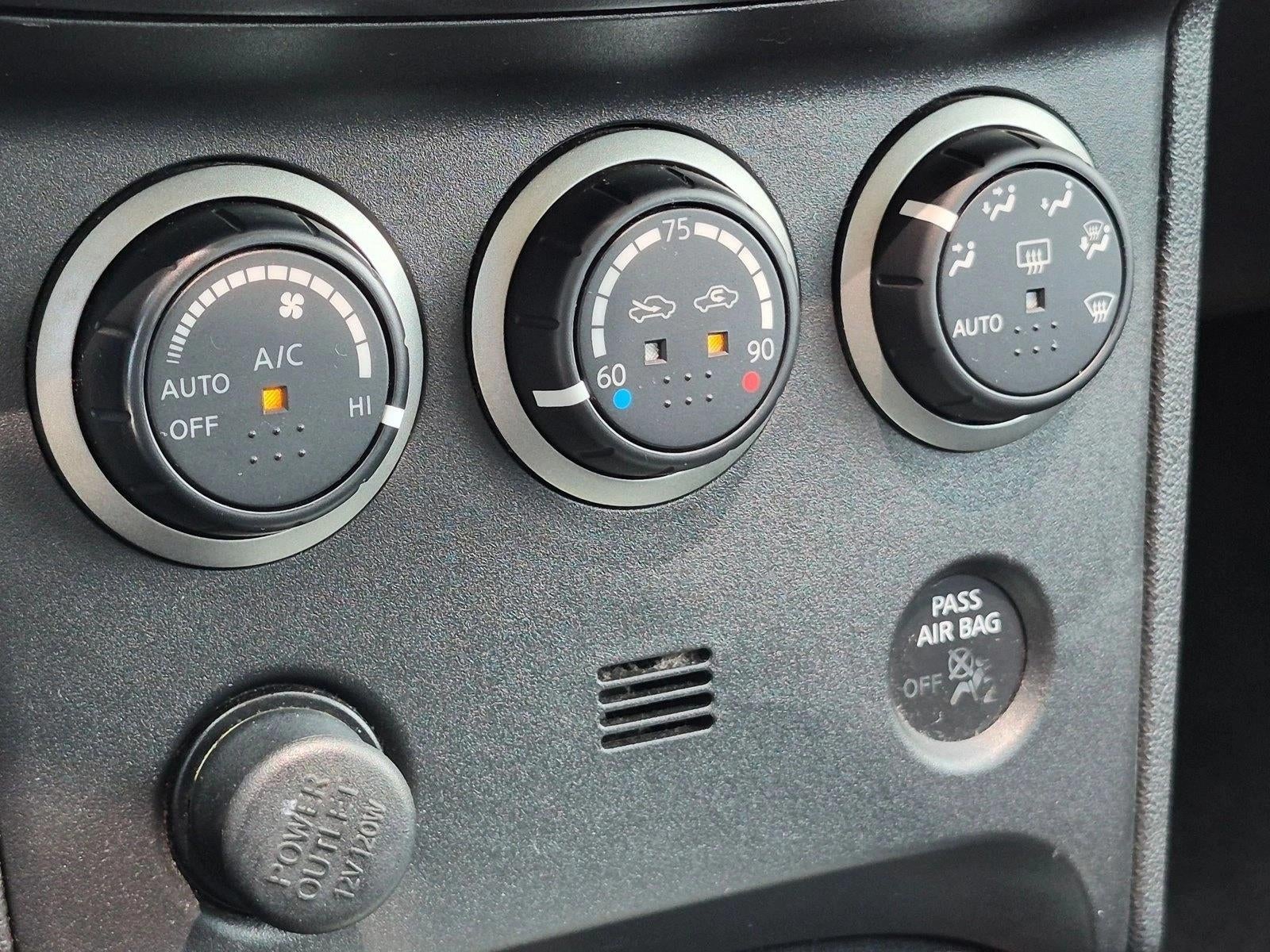 2013 Nissan Rogue FWD 4dr SV