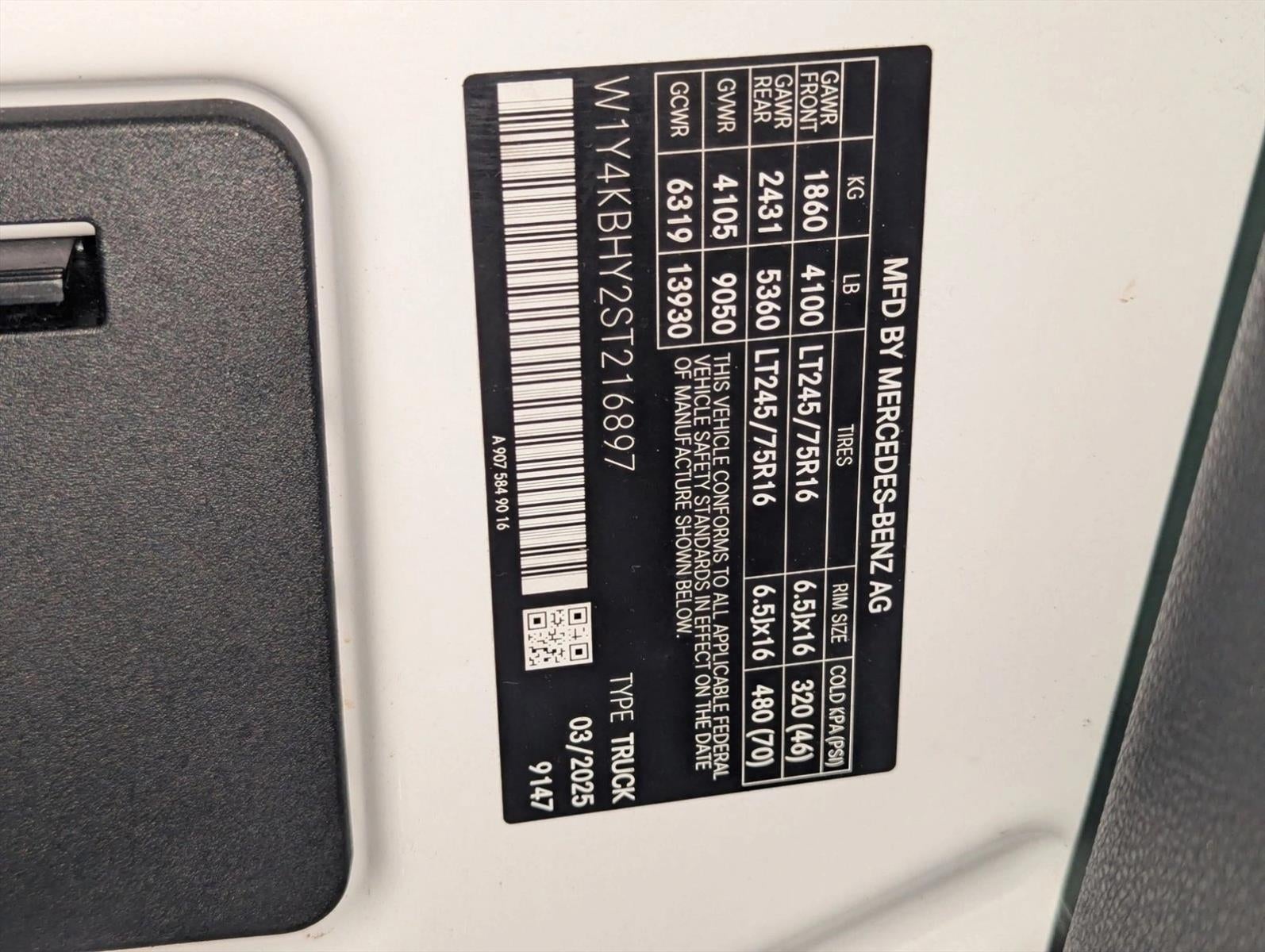 2025 Mercedes-Benz Sprinter Cargo Van 2500 Standard Roof I4 Diesel 144" RWD