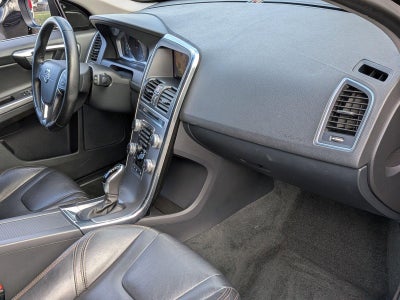 2017 Volvo XC60 T5 FWD Dynamic