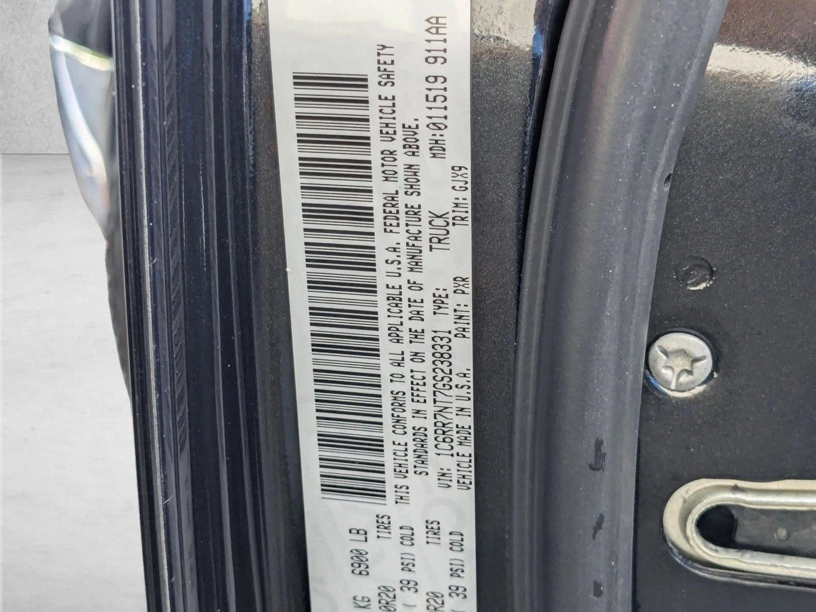 2016 RAM 1500 4WD Crew Cab 5.7 Ft Box Laramie