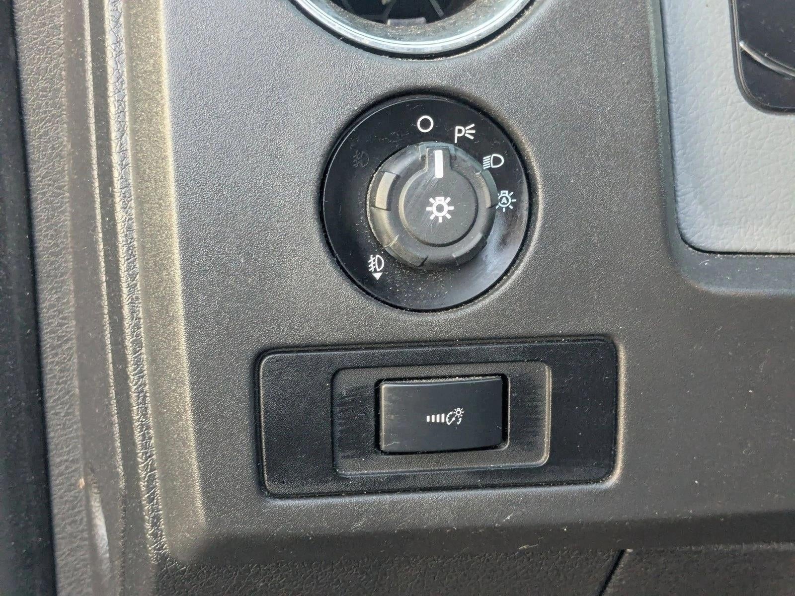 2014 Ford F-150 2WD SuperCrew 5-1/2 Ft Box XLT