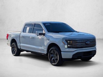 2023 Ford F-150 Lightning LARIAT 4WD SuperCrew 5.5' Box