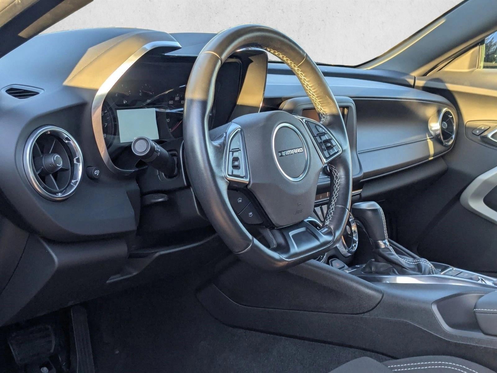 2020 Chevrolet Camaro 2dr Convertible 1LT