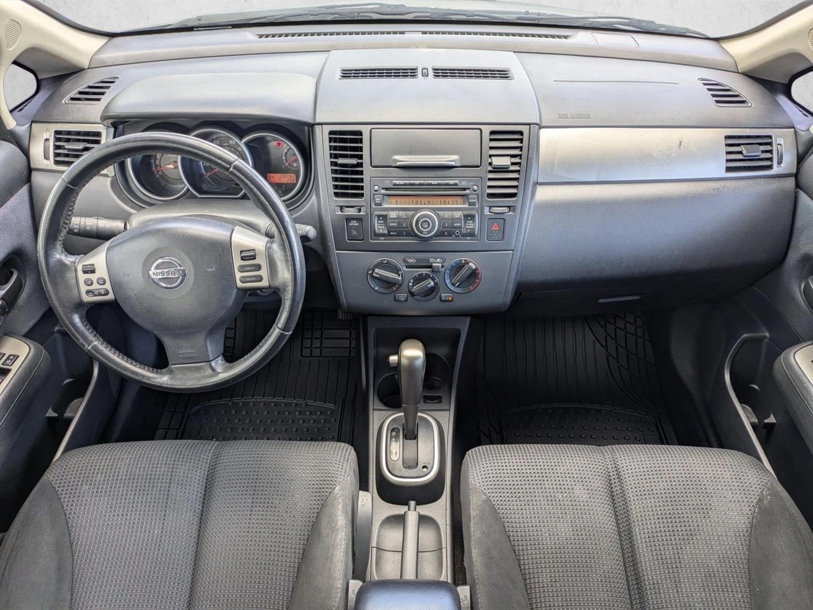 2011 Nissan Versa 5dr HB I4 CVT 1.8 SL