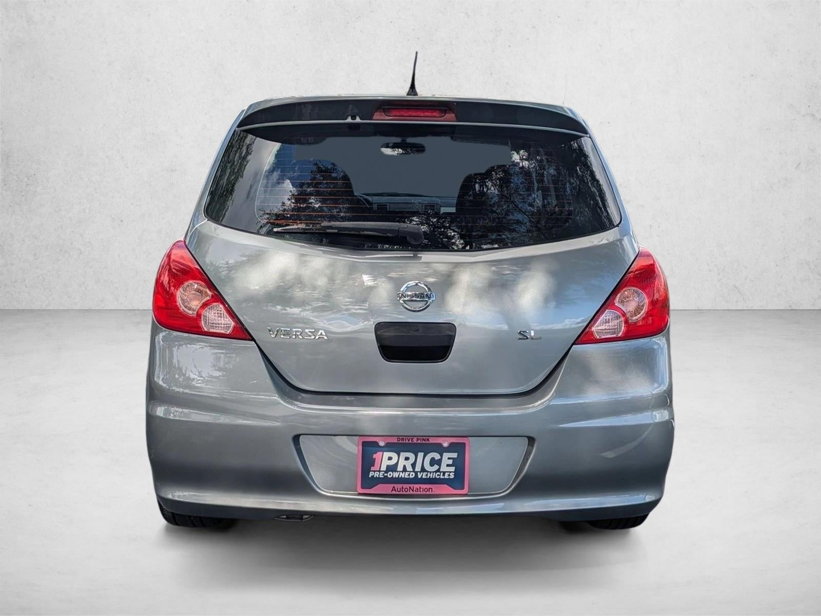 2011 Nissan Versa 5dr HB I4 CVT 1.8 SL