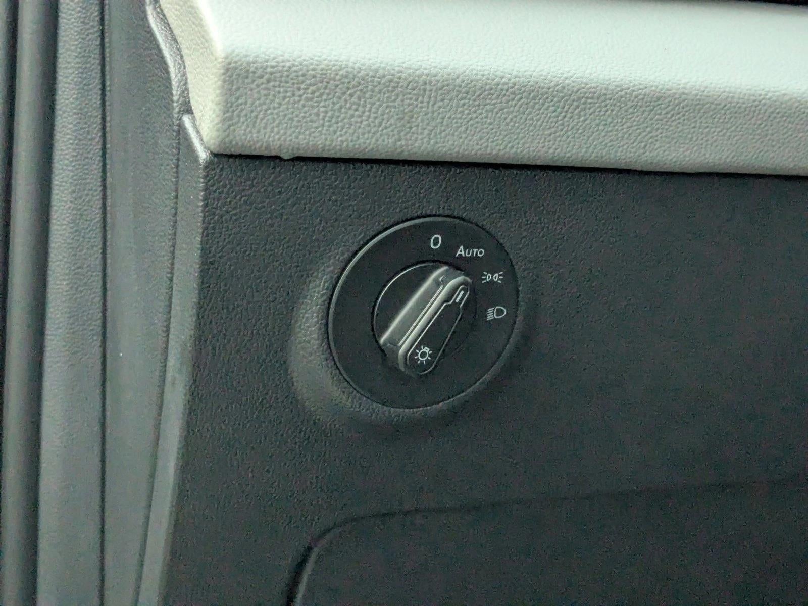 2022 Volkswagen Taos SE FWD