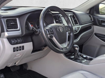 2018 Toyota Highlander Limited Platinum V6 AWD (Natl)