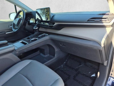 2024 Toyota Sienna XLE FWD 8-Passenger (Natl)