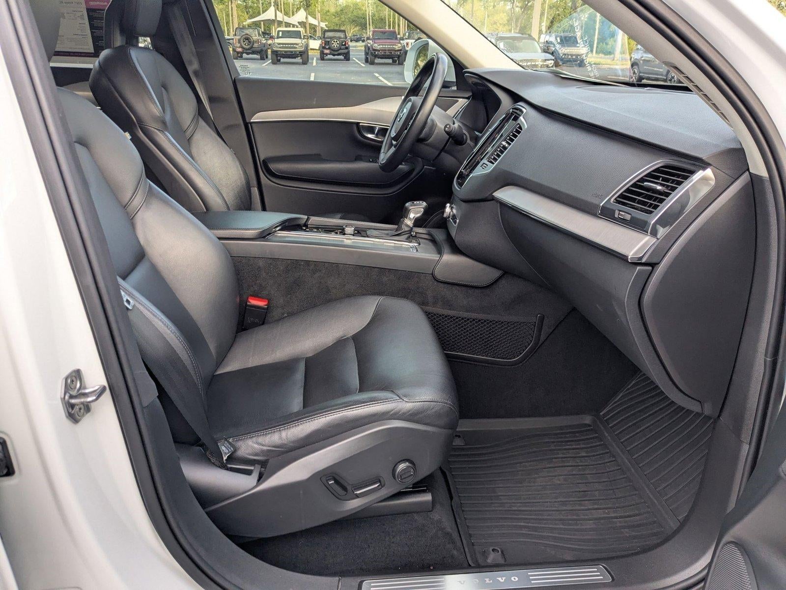 2021 Volvo XC90 T5 AWD Momentum 7P