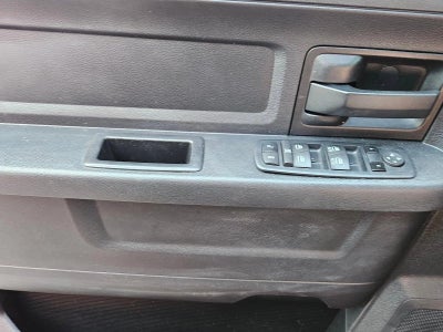 2014 RAM 1500 2WD Crew Cab 5.7 Ft Box Express