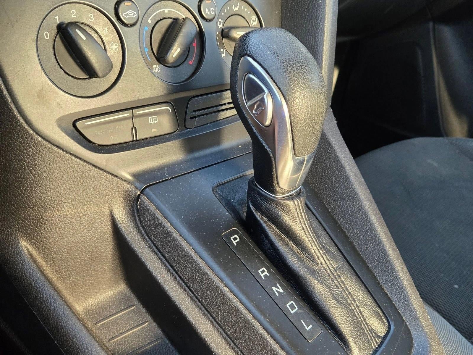 2014 Ford Focus 4dr Sdn S