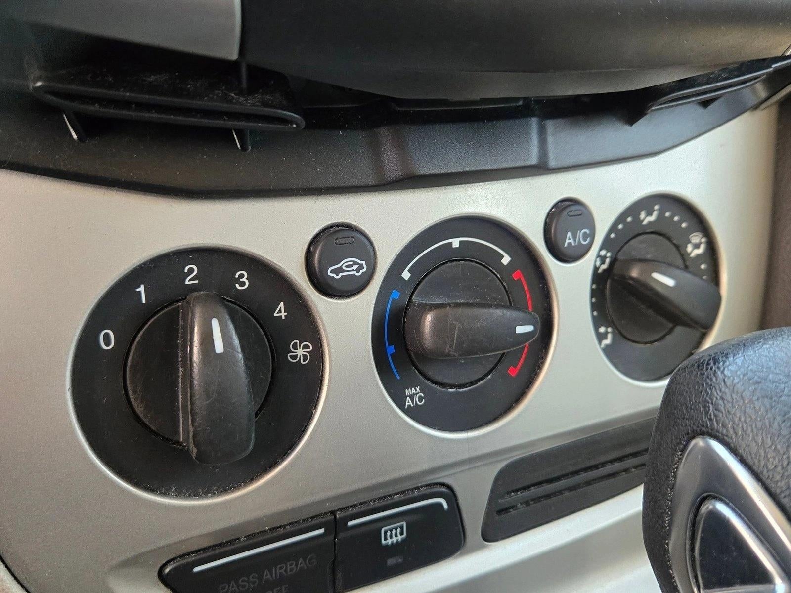 2014 Ford Focus 5dr HB SE