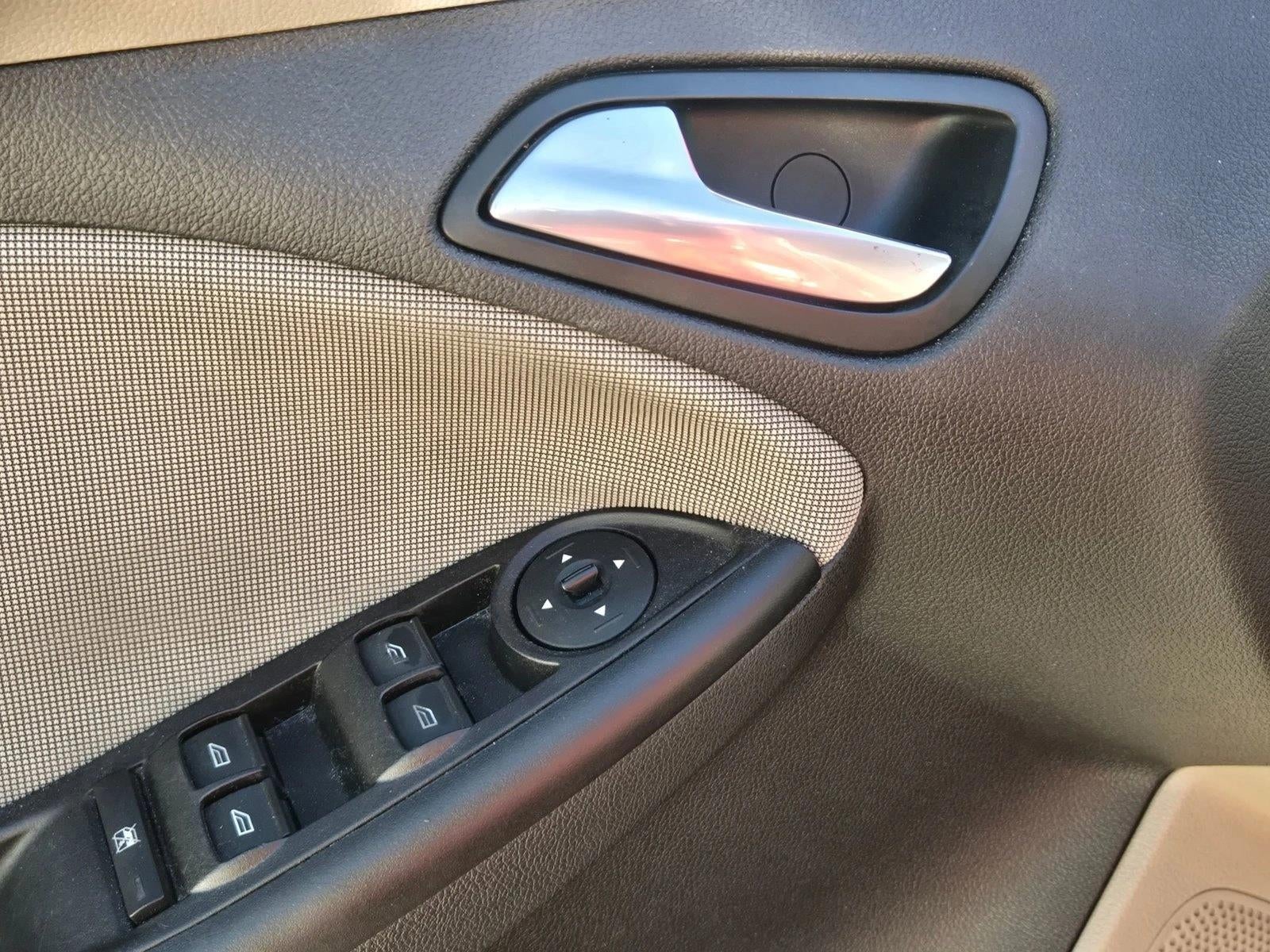 2014 Ford Focus 5dr HB SE