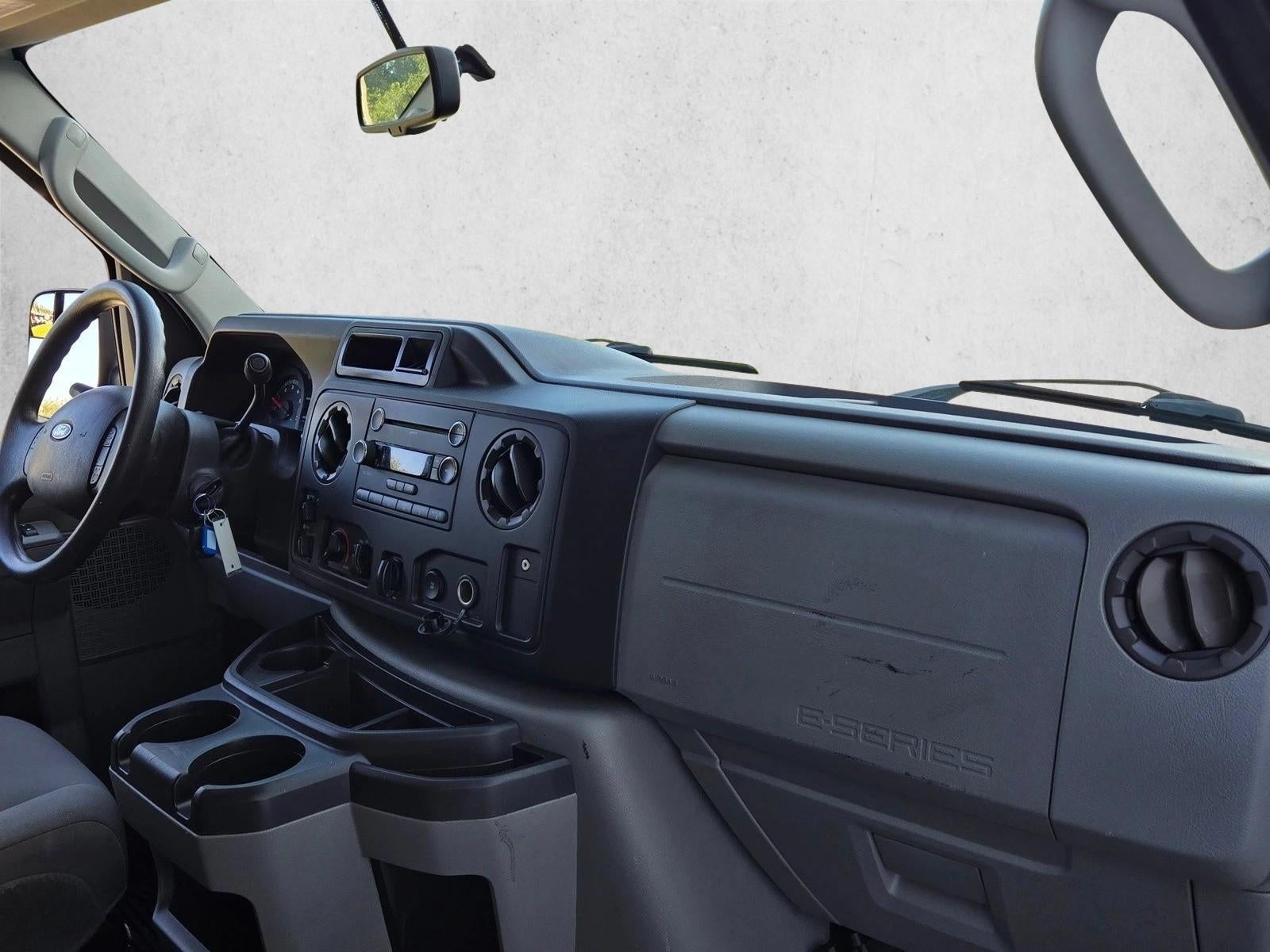 2013 Ford Econoline Wagon E-350 Super Duty XLT