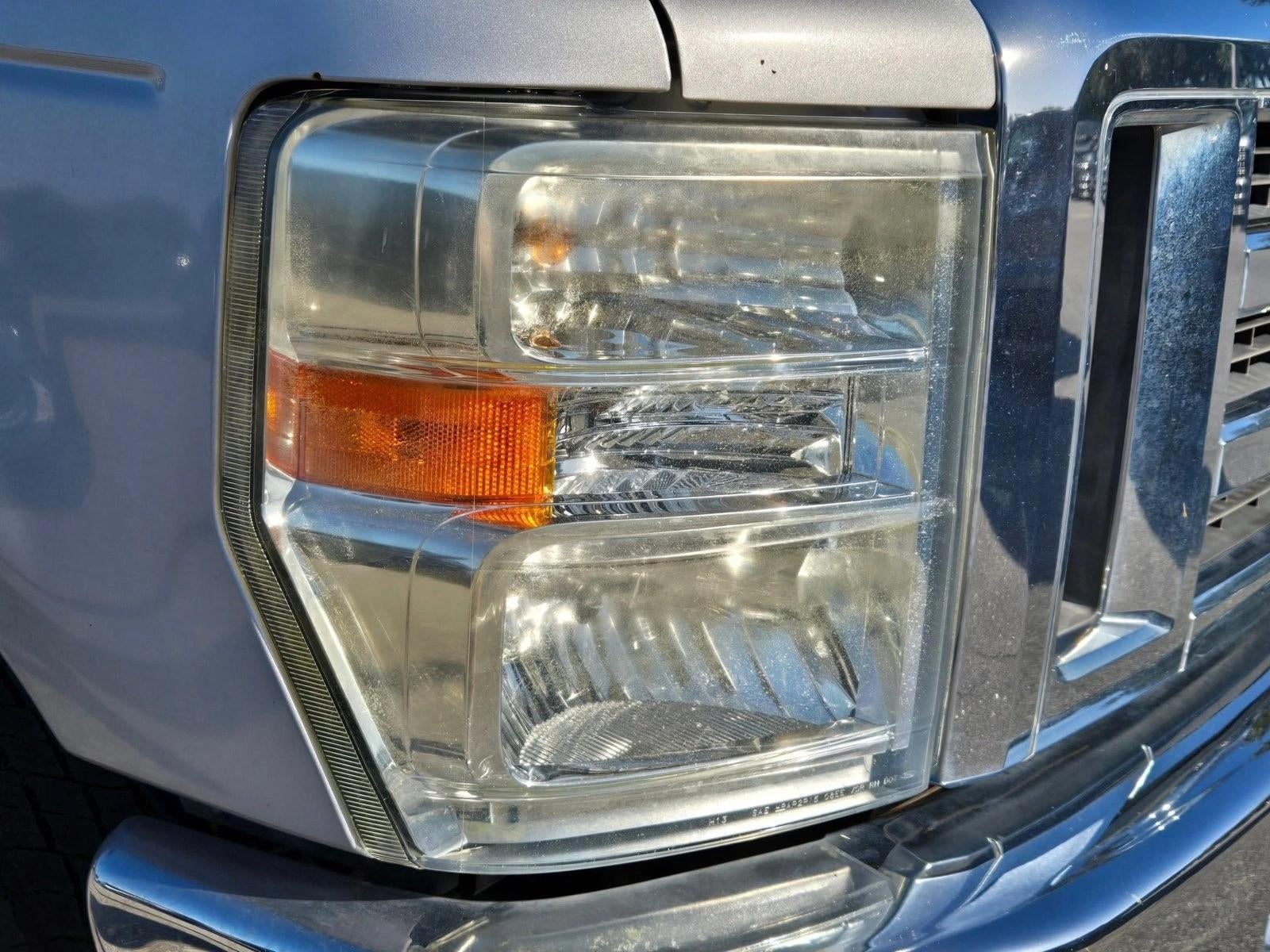 2013 Ford Econoline Wagon E-350 Super Duty XLT