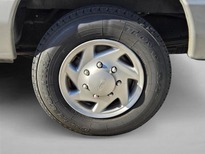 2013 Ford Econoline Wagon E-350 Super Duty XLT