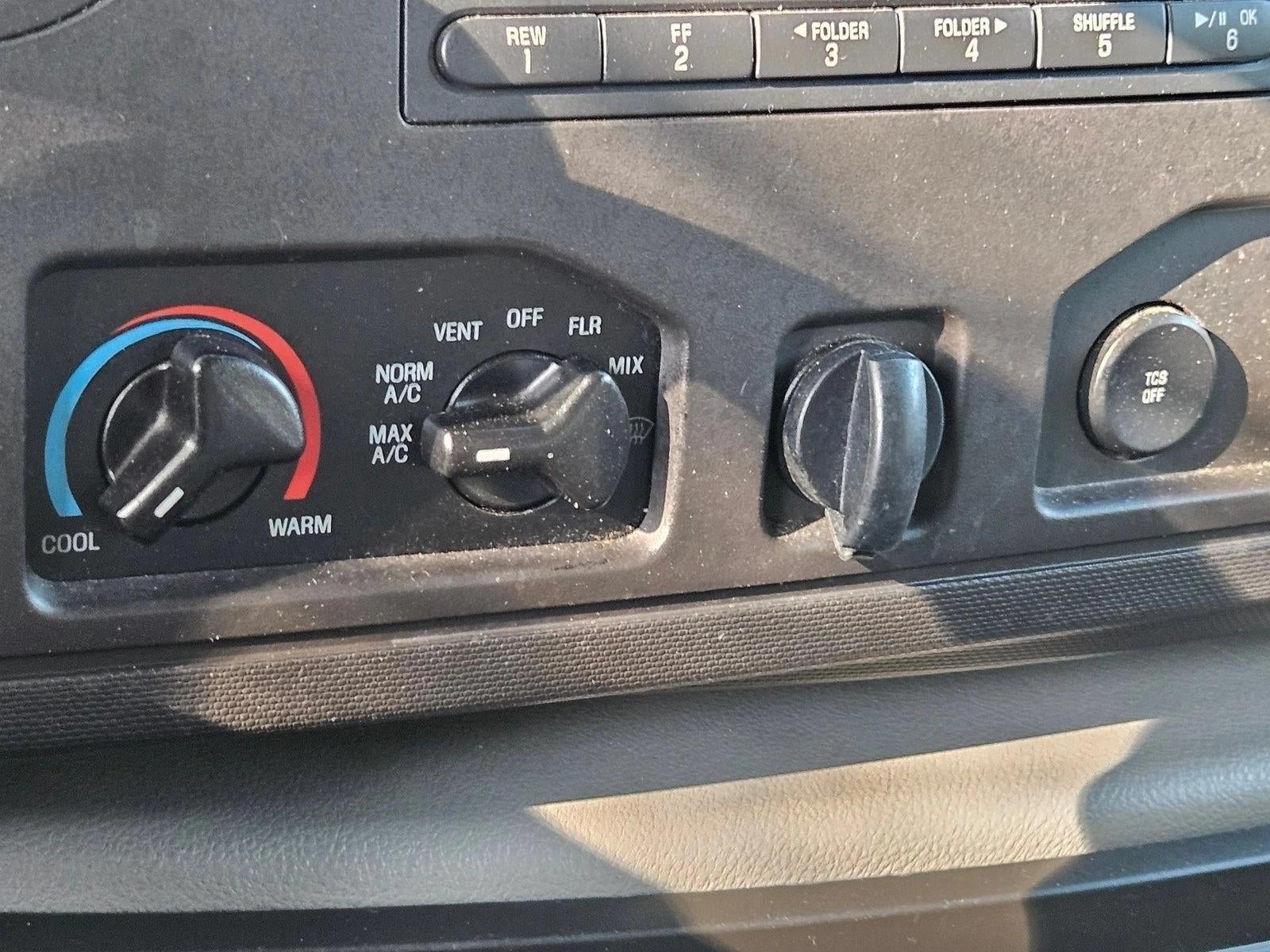 2014 Ford Econoline Wagon E-350 Super Duty Ext XLT