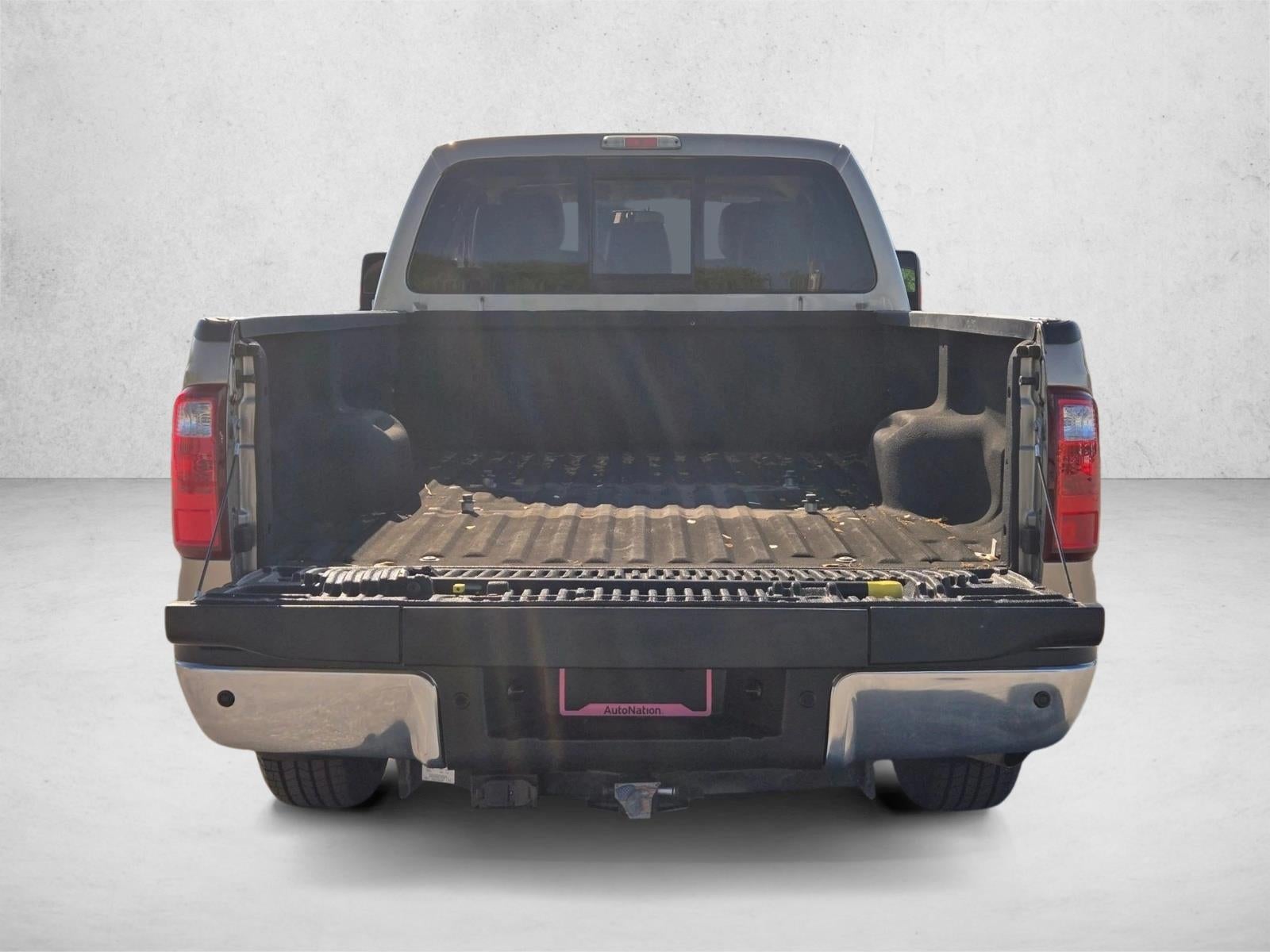 2014 Ford Super Duty F-350 SRW 2WD Crew Cab 6-3/4 Ft Box Lariat