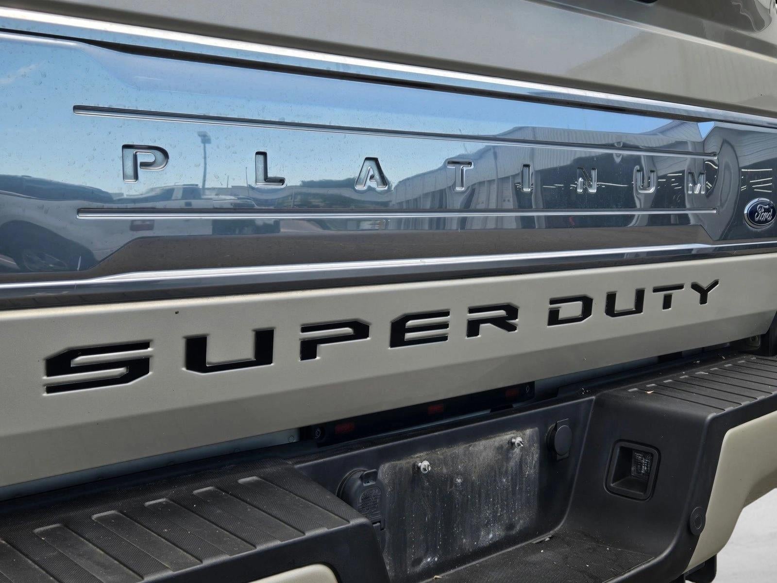2018 Ford Super Duty F-350 DRW Platinum 4WD Crew Cab 8' Box