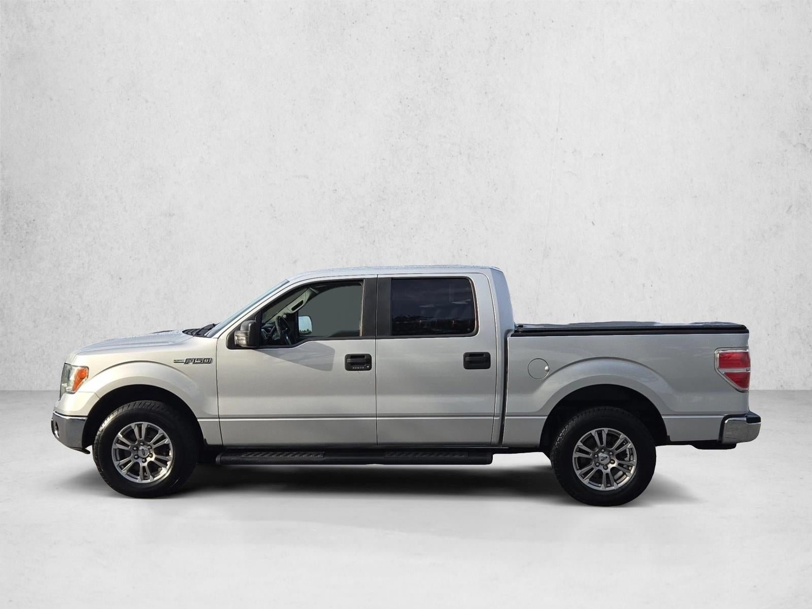 2013 Ford F-150 2WD SuperCrew 5-1/2 Ft Box XLT
