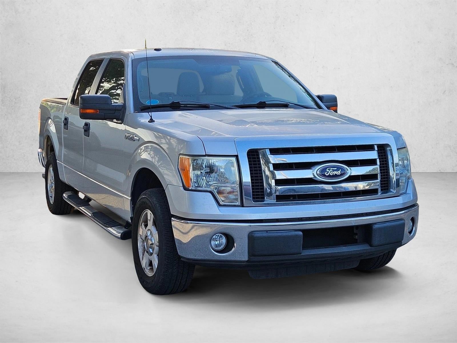 2010 Ford F-150 2WD SuperCrew 5-1/2 Ft Box XLT