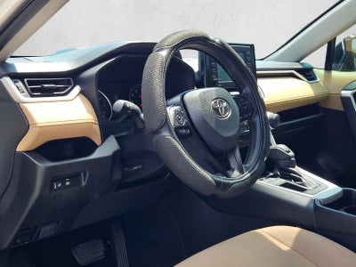 2021 Toyota RAV4 LE FWD (GS)