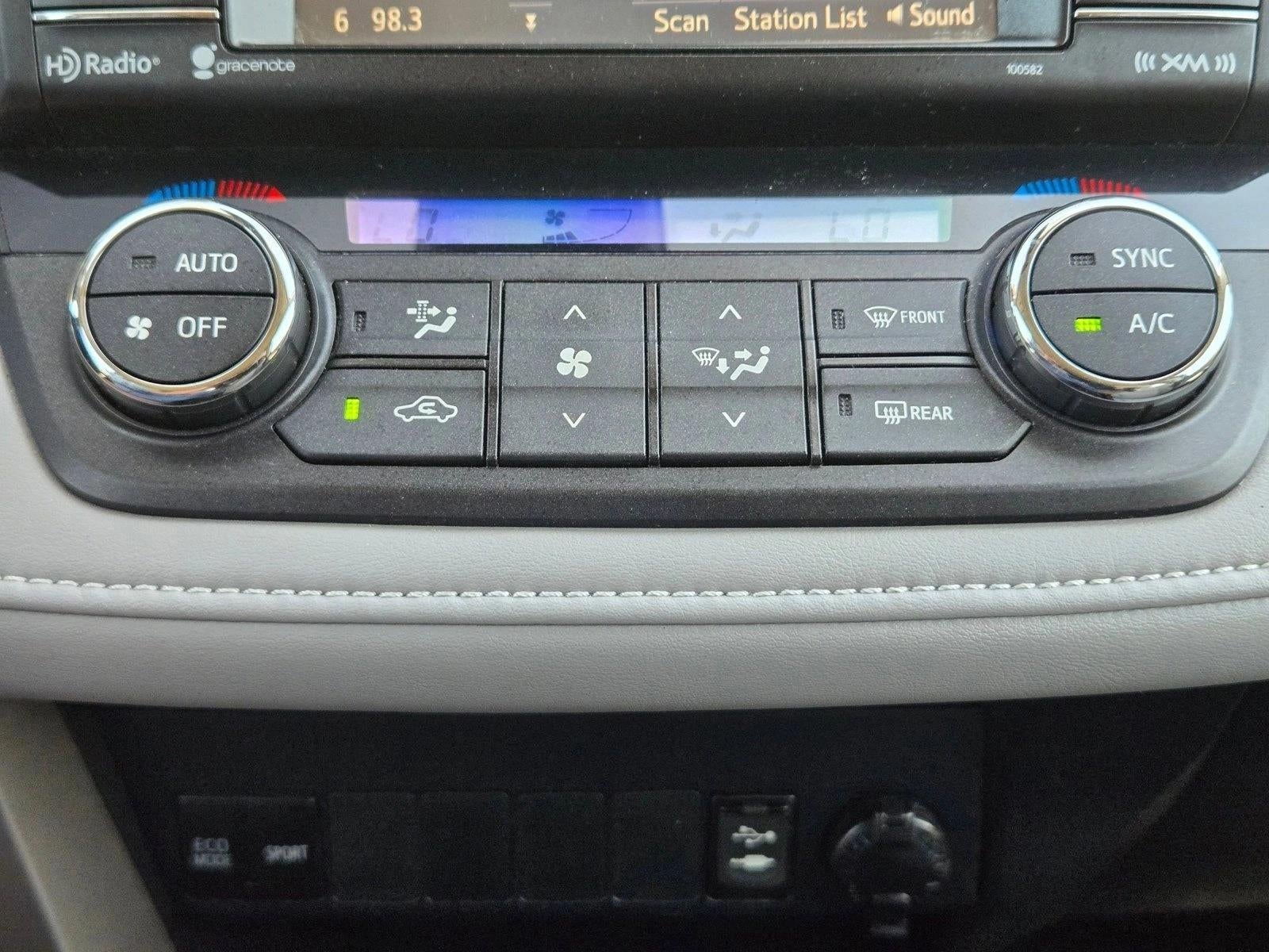 2017 Toyota RAV4 XLE FWD (GS)