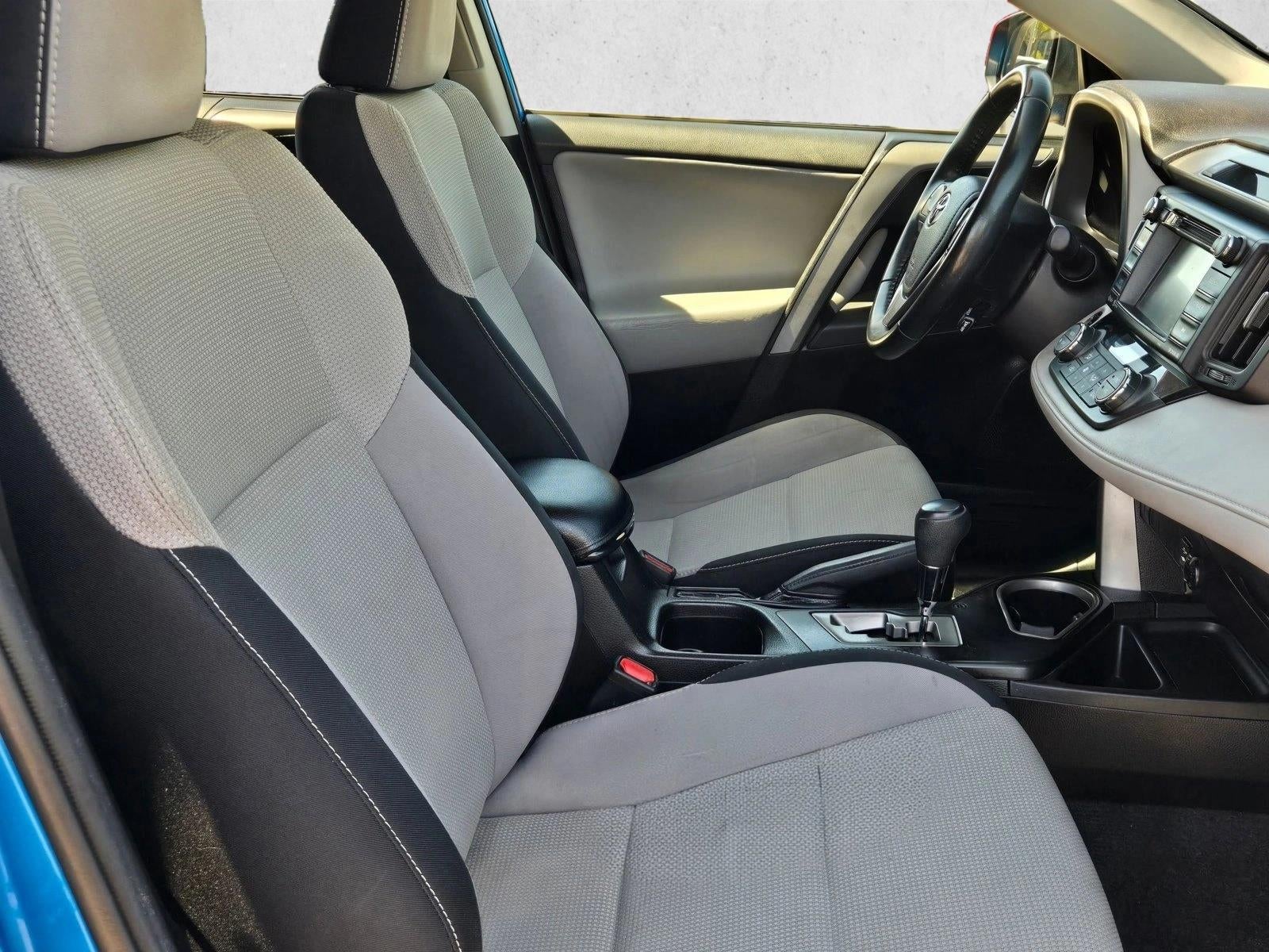 2017 Toyota RAV4 XLE FWD (GS)