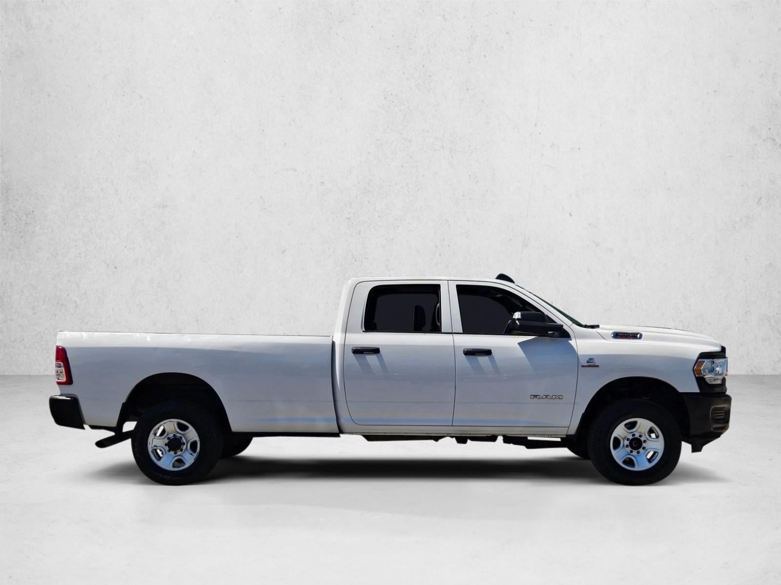 2022 RAM 3500 Tradesman 4x4 Crew Cab 8' Box