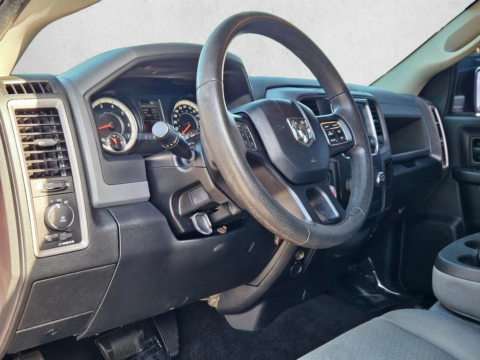 2016 RAM 1500 2WD Crew Cab 5.7 Ft Box Express
