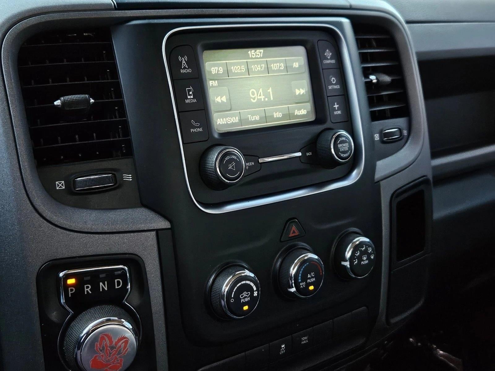 2016 RAM 1500 2WD Crew Cab 5.7 Ft Box Express