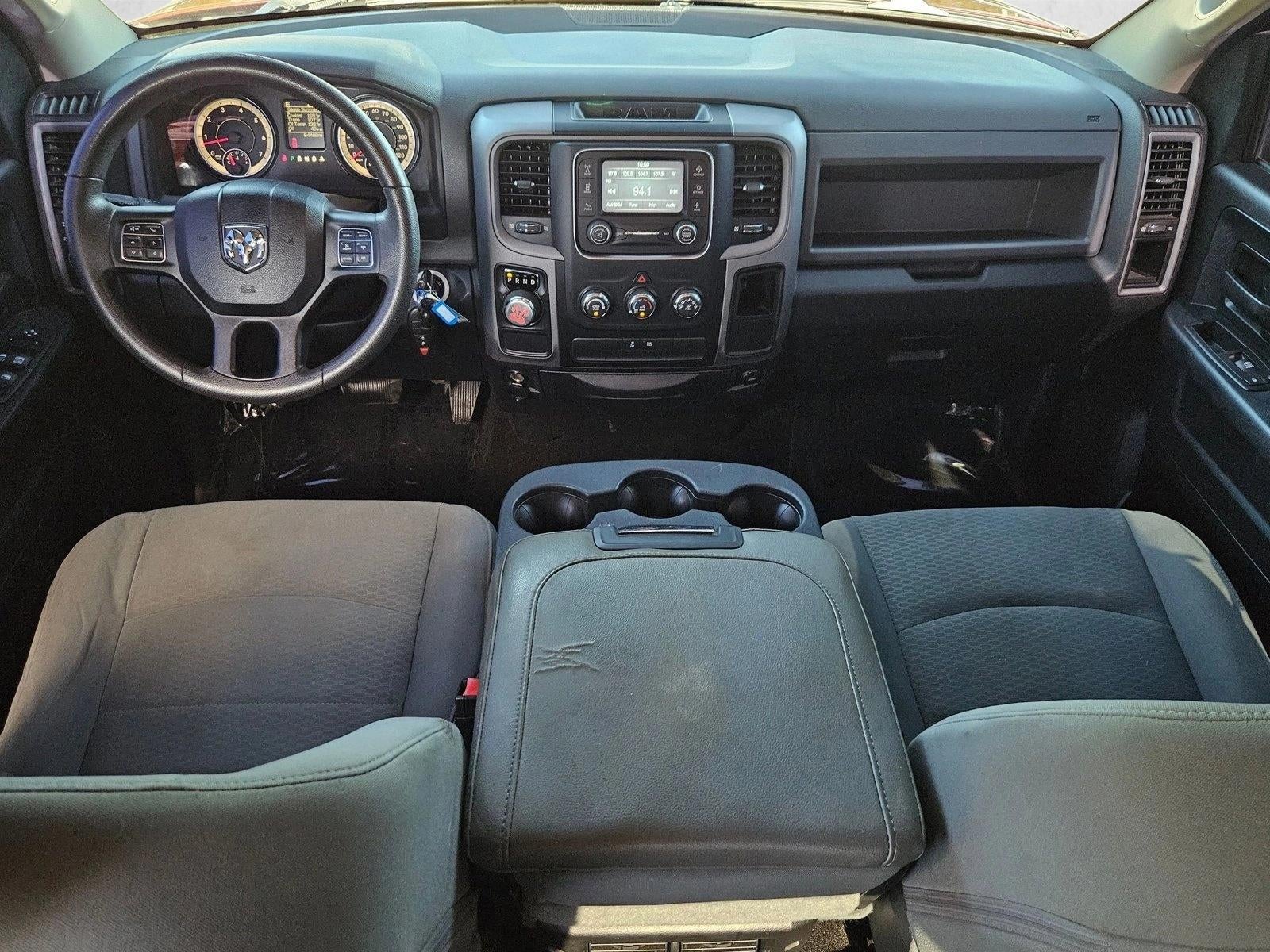 2016 RAM 1500 2WD Crew Cab 5.7 Ft Box Express