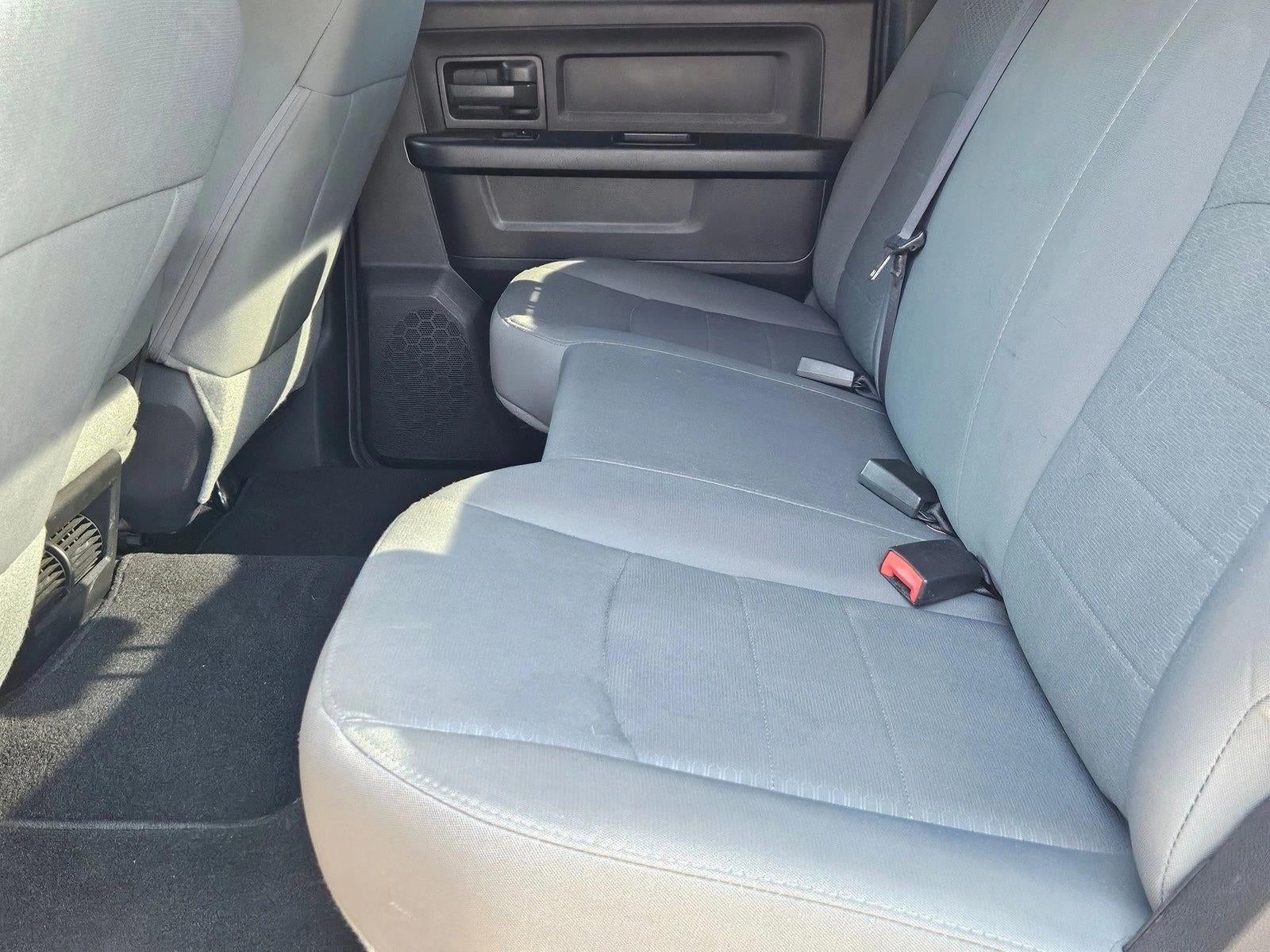 2016 RAM 1500 2WD Crew Cab 5.7 Ft Box Express