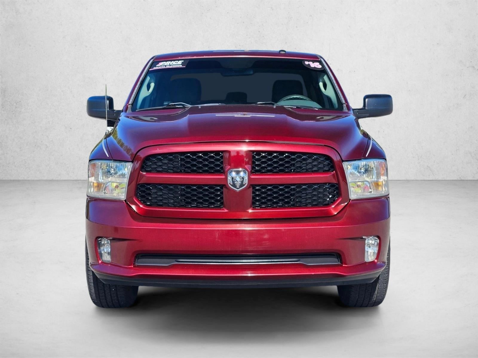 2016 RAM 1500 2WD Crew Cab 5.7 Ft Box Express