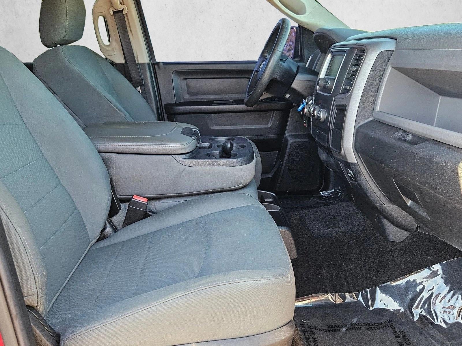 2016 RAM 1500 2WD Crew Cab 5.7 Ft Box Express