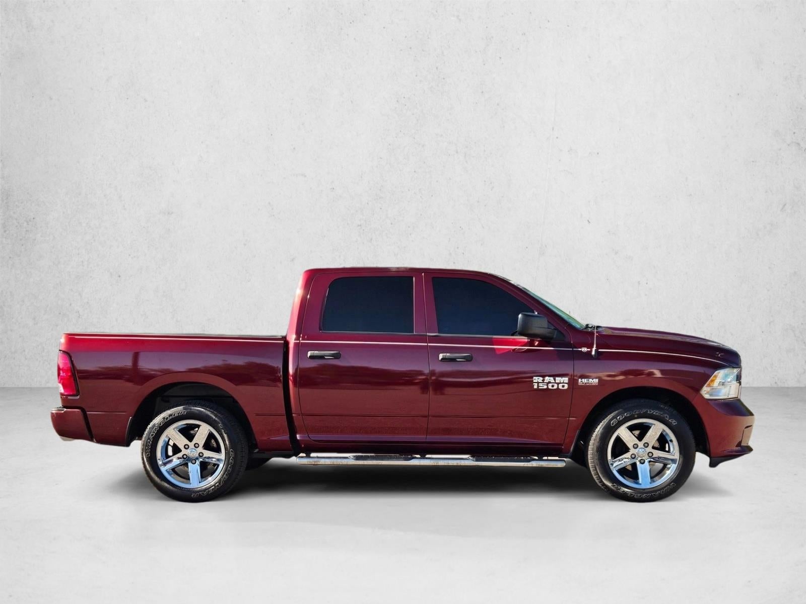 2016 RAM 1500 2WD Crew Cab 5.7 Ft Box Express