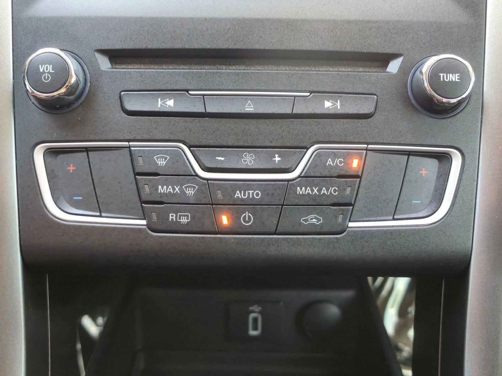 2017 Ford Fusion SE FWD