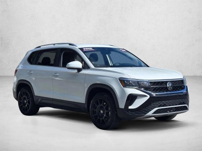 2024 Volkswagen Taos SE FWD