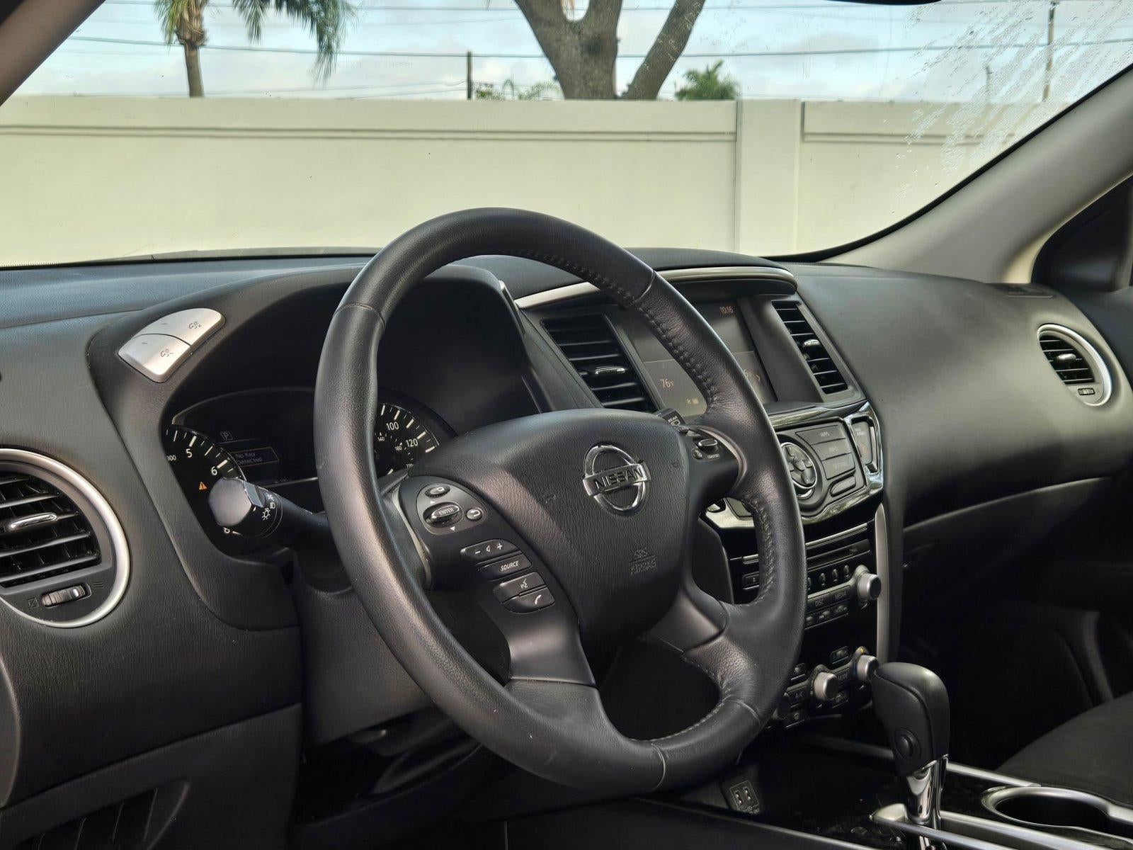 2018 Nissan Pathfinder FWD SV