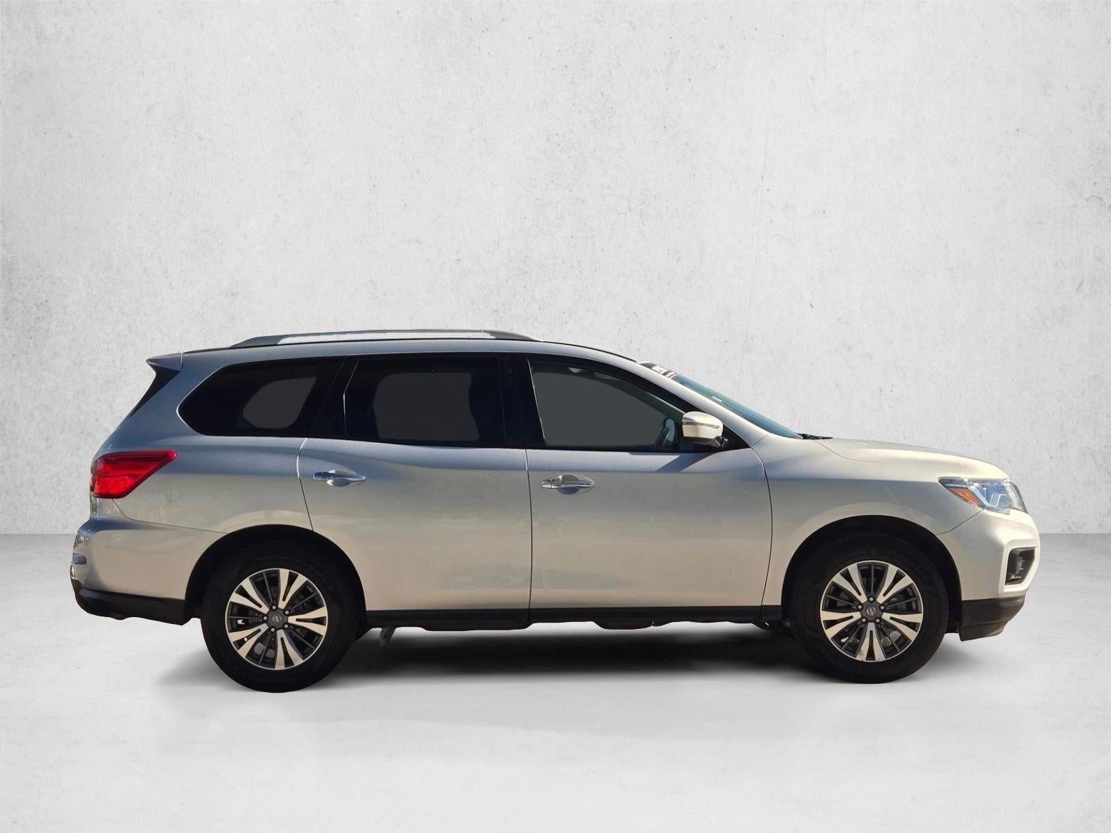 2018 Nissan Pathfinder FWD SV