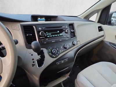 2011 Toyota Sienna 5dr 8-Pass Van V6 LE FWD (Natl)