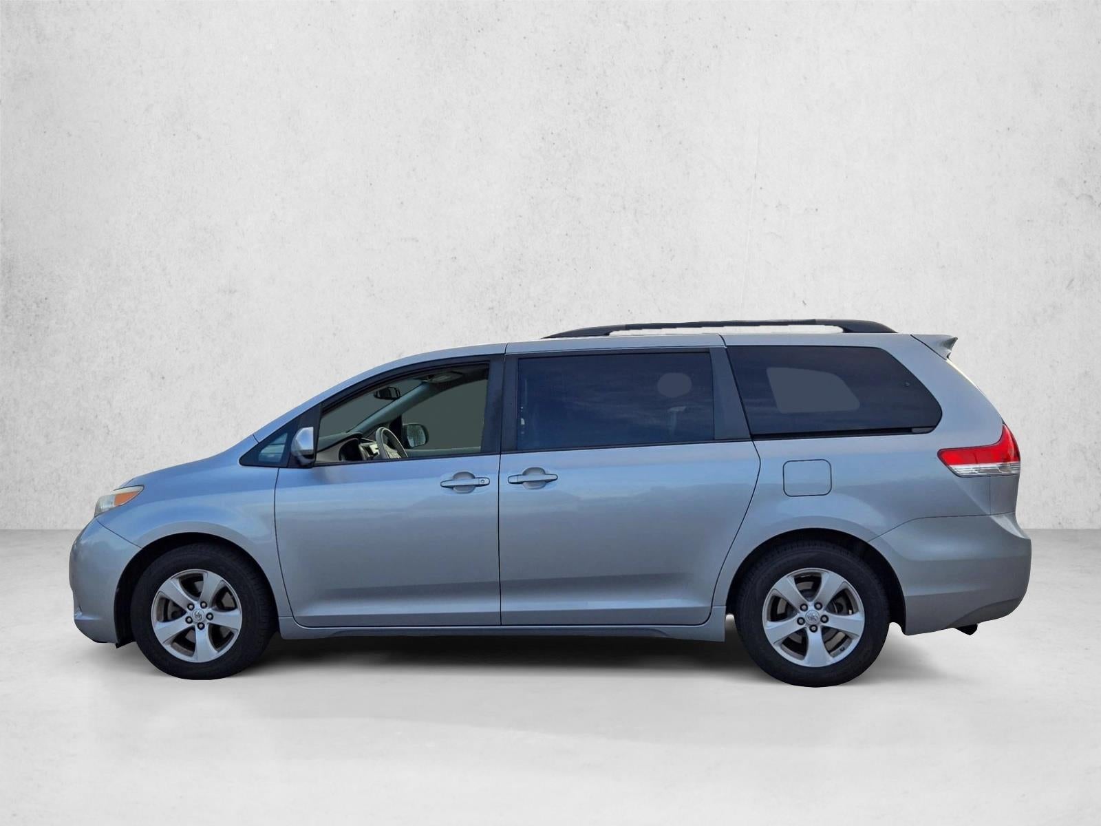 2011 Toyota Sienna 5dr 8-Pass Van V6 LE FWD (Natl)