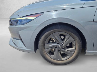 2022 Hyundai ELANTRA SEL IVT