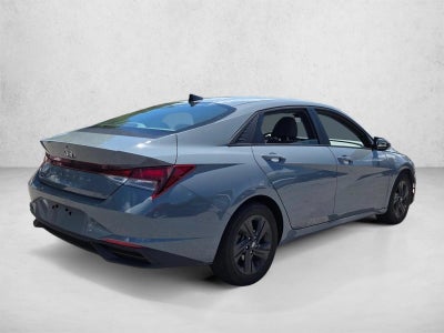 2022 Hyundai ELANTRA SEL IVT